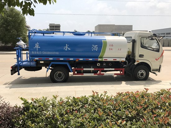 東風多利卡灑水車︱9噸灑水車圖片
