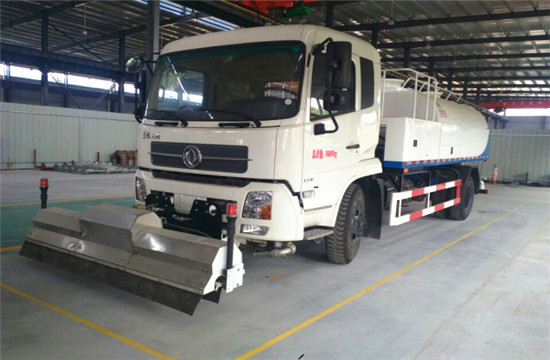 東風(fēng)天錦路面清洗車(chē)︱10噸路面清洗車(chē)圖片