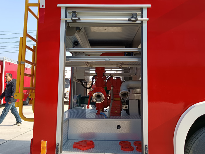 5噸消防灑水車多少錢_消防中隊消防車_2.5-5噸泡沫消防車現(xiàn)車報價