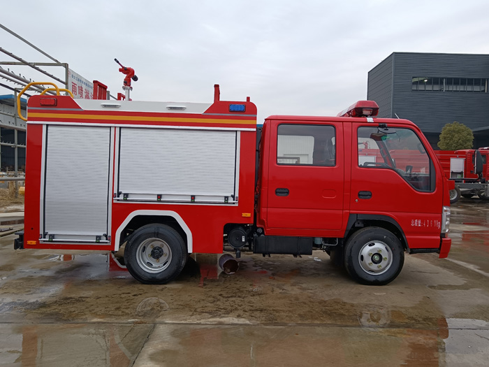 5噸消防灑水車廠家_消防中隊消防車_1.5-3.5噸水罐消防車現(xiàn)車價格