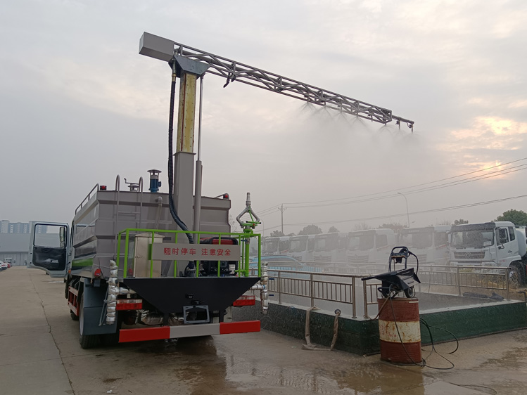 東風(fēng)D9旋轉(zhuǎn)伸縮臂鐵路抑塵車-程力12方煤炭運(yùn)輸降塵_榆林12方抑塵灑水車_霧化感應(yīng)噴淋車_煤炭降塵車