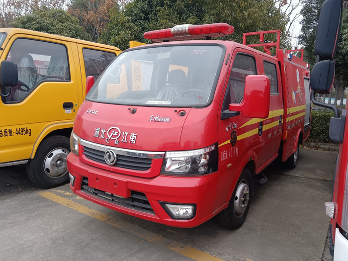 5噸消防灑水車(chē)_民用小型消防車(chē)_1.5-3.5噸水罐消防車(chē)現(xiàn)車(chē)價(jià)格