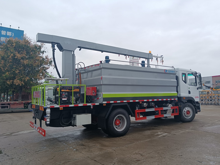 東風D9自動噴淋鐵路抑塵車-12噸自動感應噴灑_榆林12方抑塵灑水車_霧化感應噴淋車_煤炭降塵車