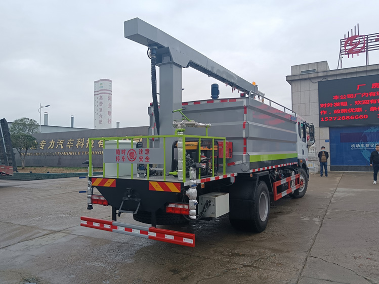 東風D9自動噴淋鐵路抑塵車-12噸自動感應噴灑_榆林12方抑塵灑水車_霧化感應噴淋車_煤炭降塵車