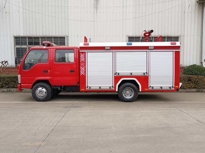 5噸消防灑水車(chē)廠家_石油化工冶煉廠消防車(chē)_2.5-5噸泡沫消防車(chē)現(xiàn)車(chē)報(bào)價(jià)