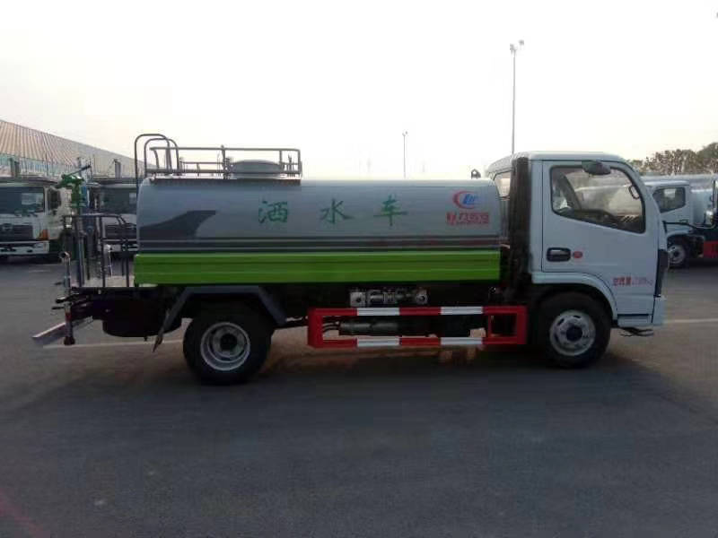 5方CLW5073GPSD6小黃牌綠化噴灑車(chē) 5方CLW5073GPSD6小黃牌綠化噴灑車(chē)