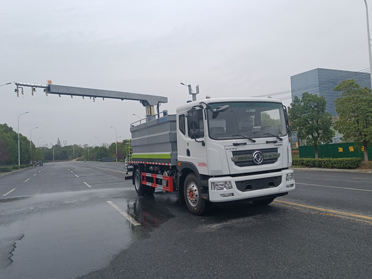 東風(fēng)D9旋轉(zhuǎn)伸縮臂鐵路抑塵車(chē)-程力12方煤炭運(yùn)輸降塵_大同煤場(chǎng)抑塵灑水車(chē)_運(yùn)煤抑塵劑固化劑噴灑